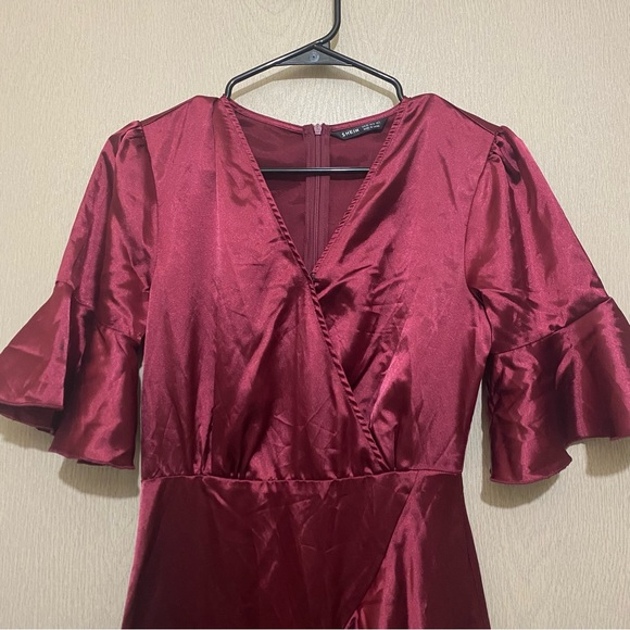 ☀️ Elegant Ruffle V Neck Dress - SHEIN - Size XS - Picture 4 of 8